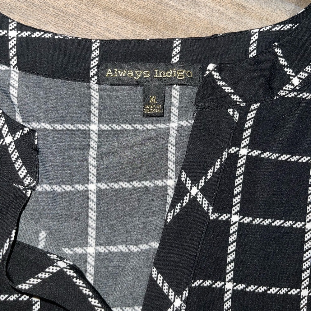 Monochrome Grid Button Down Shirt - Picture 2 of 5